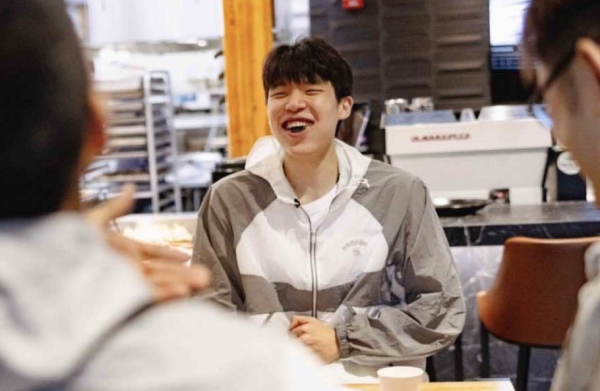 KB资产 杨瀚森时代已开启！调侃过半场就扔三分 队记感慨开拓者变化巨大