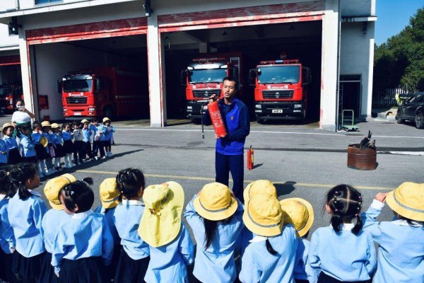 力创配资 张家界消防开展消防站开放日活动